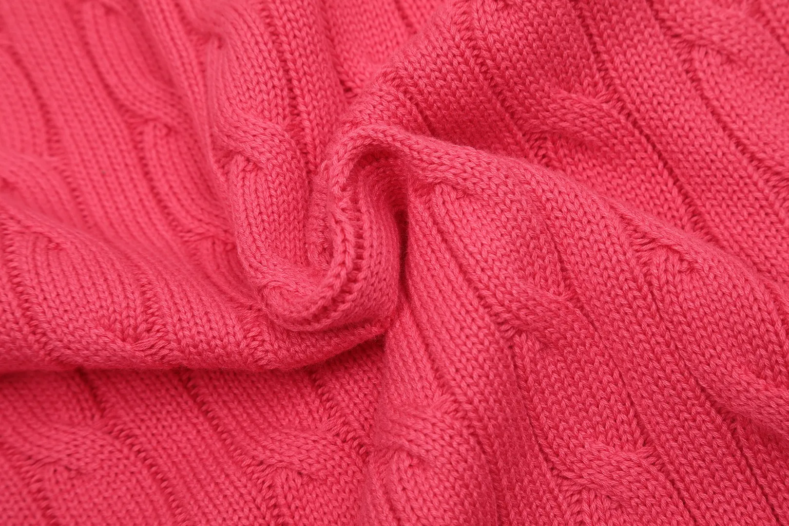 🅿️176 "Top quality" Style number: DS021# (not off the shelves all year round) [Ralph Lauren round neck cardigan solid color pony embroidered logo knitted short sleeves] ✅Ralph Lauren classic basic versatile all-season cardigan knitted short sleeves ✅Main supplier platform live broadcast Wholesale entities Replenish when out of stock Not off the shelves ✅ZP quality 1:1 version Scan the code to enter the GF website Counter quality ✅Details and quality are the only one in Guangzhou. Imported quality cotton yarn, focusing on high-end, cost-effective. Needless to say good quality. ✅The version is restored to the original order. The maximum size can be worn up to 160 pounds. Loose, comfortable and stress-free.